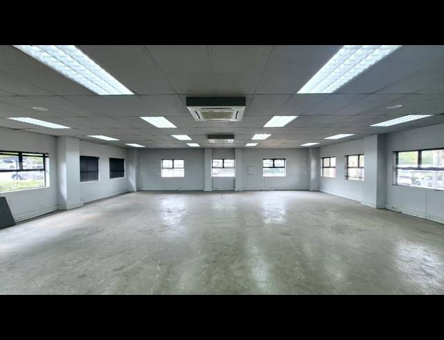 210M² OFFICE TO LET IN ERASMUSKLOOF